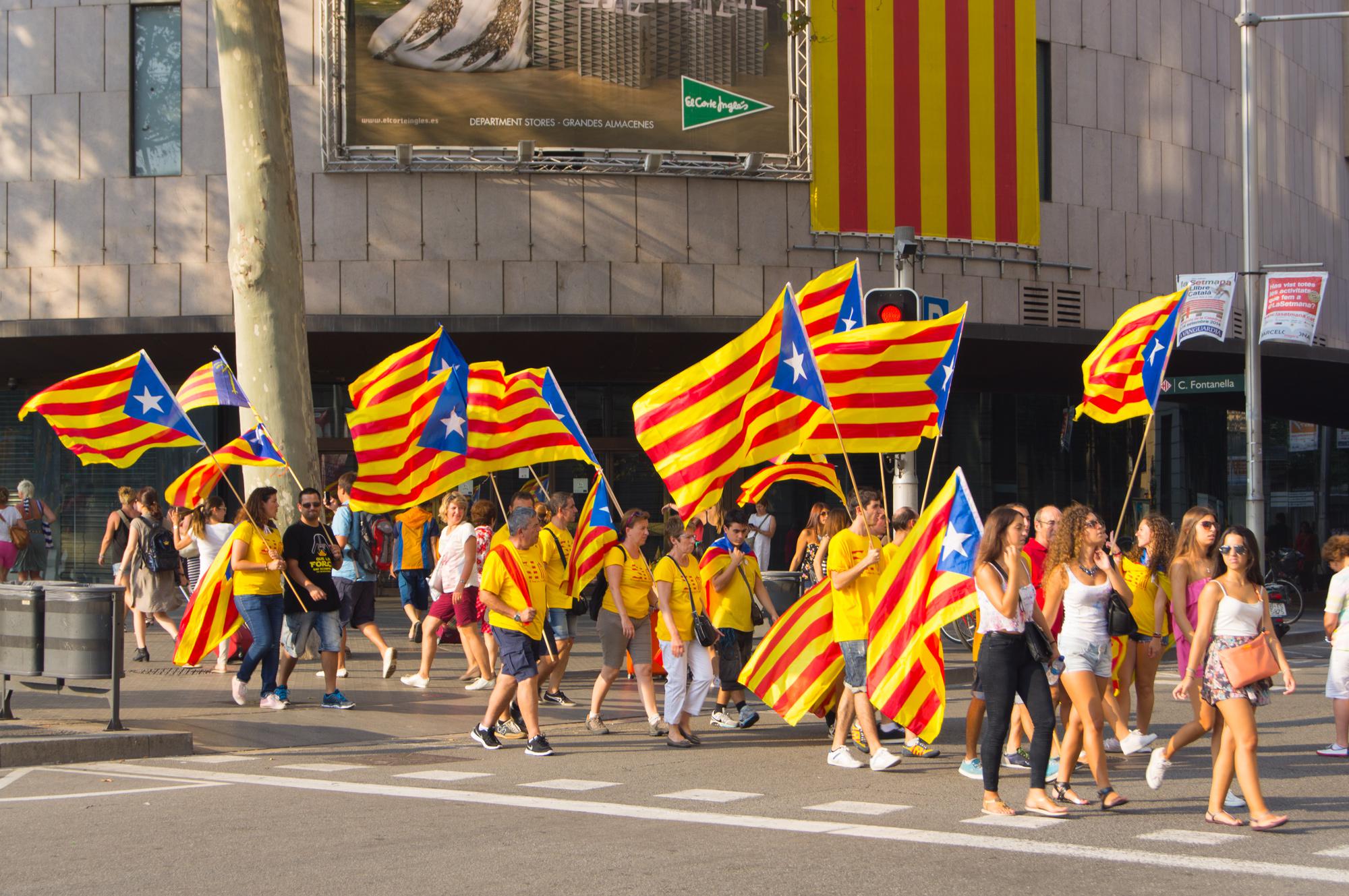 Празднование дня независимости Каталонии в Барселоне